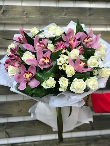 Букет цветов из: Розы и Хризантемы в Узуново
